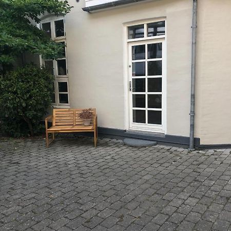 Nyrenoveret Charmerende Lejlighed I Odense C! Apartment Exterior foto