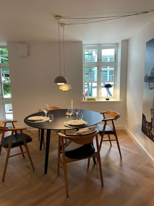 Nyrenoveret Charmerende Lejlighed I Odense C! Apartment Exterior foto