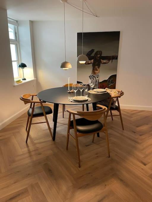 Nyrenoveret Charmerende Lejlighed I Odense C! Apartment Exterior foto