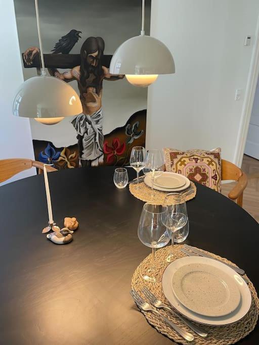 Nyrenoveret Charmerende Lejlighed I Odense C! Apartment Exterior foto