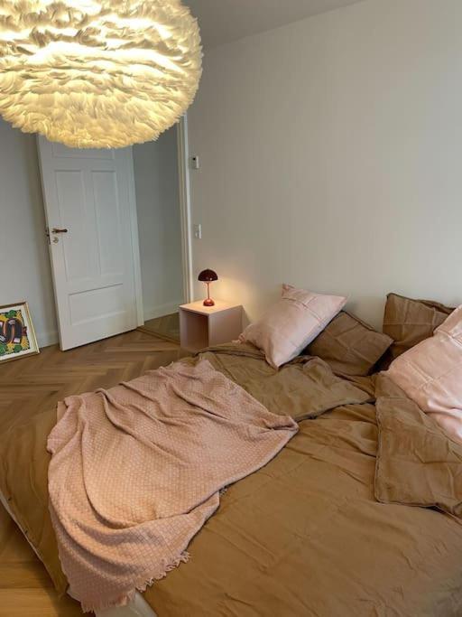 Nyrenoveret Charmerende Lejlighed I Odense C! Apartment Exterior foto