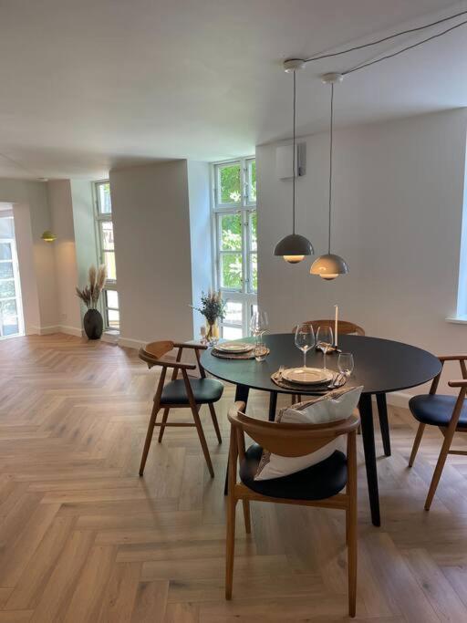 Nyrenoveret Charmerende Lejlighed I Odense C! Apartment Exterior foto