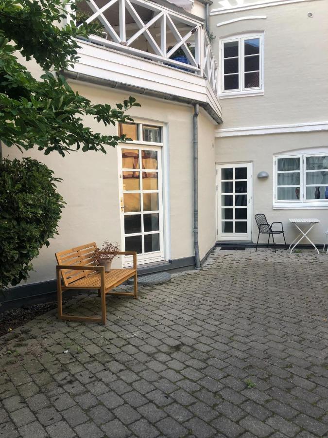 Nyrenoveret Charmerende Lejlighed I Odense C! Apartment Exterior foto
